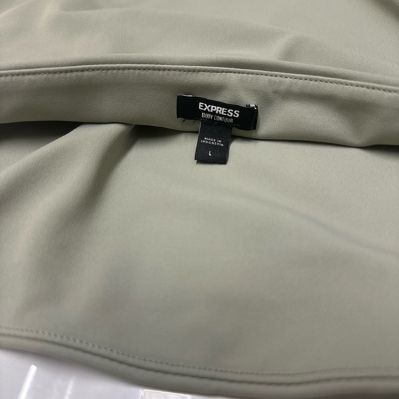 EXPRESS Sage Green Body Contour Top NWOT - Picture 5 of 7